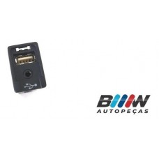 Entrada Porta Usb Aux Hilux Sw4 2017 B4582