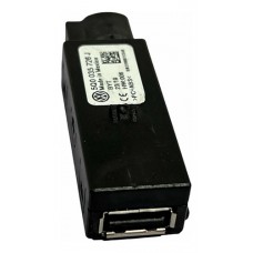 Entrada Auxiliar Usb Jetta Gli 2020 5q0035726j C6366