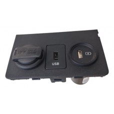 Tomada 12v E Usb Hyundai Hb20 2020 84676r1300